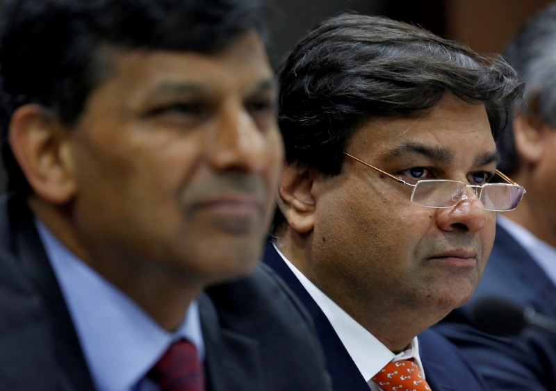 © Reuters. Reserve Bank of India (RBI) Deputy Governor Urjit Patel attends a news conference after the bi-monthly monetary policy review in Mumbai