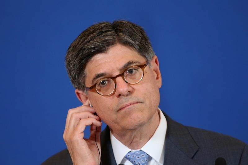 © Reuters. US Treasury Secretary Jack Lew attends a news conference at the Bercy Finance Ministry in Paris