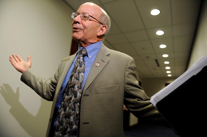 © Reuters. DeFazio throws up his hands as he talks to reporters after a Democratic caucus meeting with about debt relief legislation in Washington