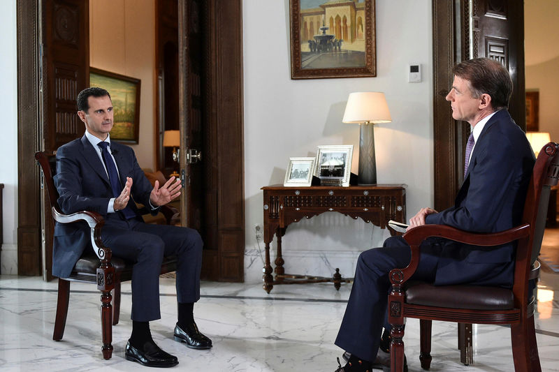 © Reuters. Syria's President Bashar al-Assad speaks during an interview with NBC News