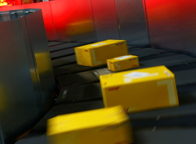 © Reuters. Parcels are pictured in a distribution centre of German postal and logistics group Deutsche Post DHL in Obertshausen