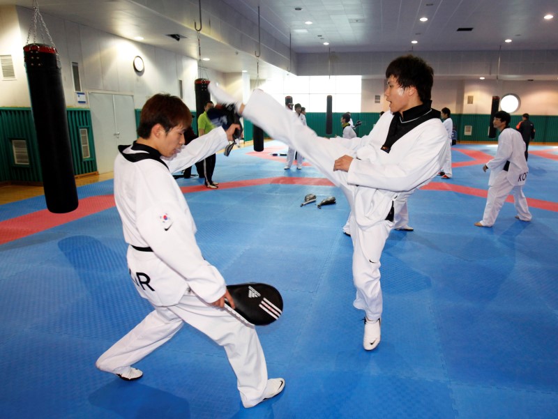 © Reuters. South Korean taekwondo athlete Cha attends training at Taereung National Village in Seoul