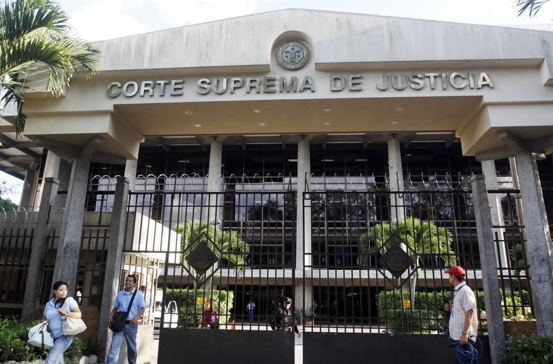 © Reuters. El Supremo salvadoreño declara inconstitucional ley amnistía a crímenes de lesa humanidad
