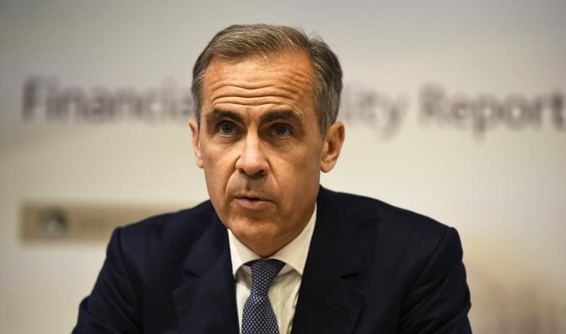 © Reuters. El Banco de Inglaterra sorprende a los mercados al mantener los tipos
