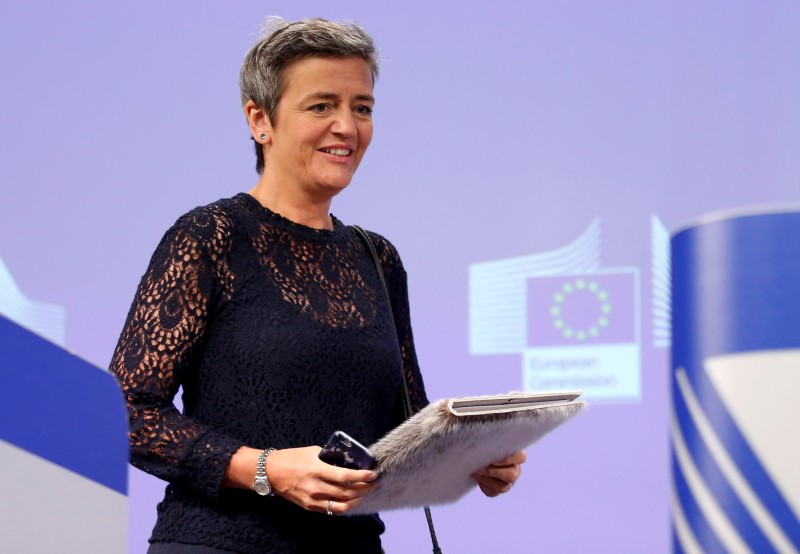 © Reuters. EU Competition Commissioner Vestager arrives to address a news conference in Brussels