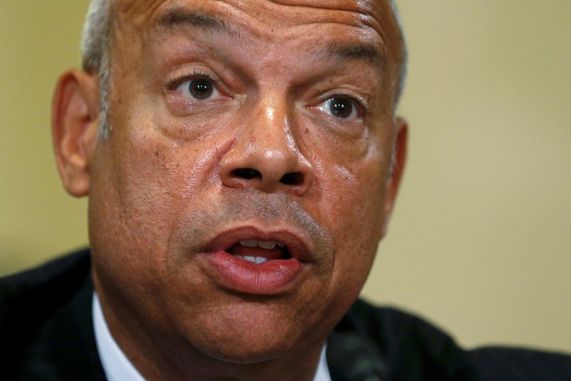 © Reuters. U.S. Homeland Security Secretary Johnson testifies before a House Homeland Security Committee hearing on Capitol Hill in Washington