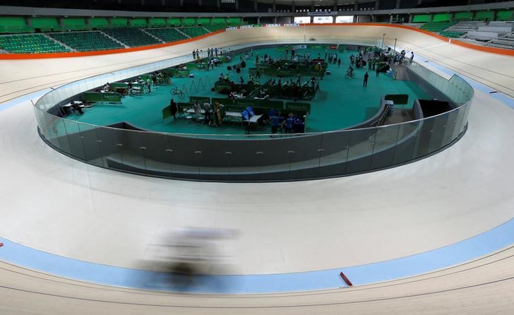 © Reuters. Cycling - 2016 Rio Olympics Test Event - Olympic Velodrome
