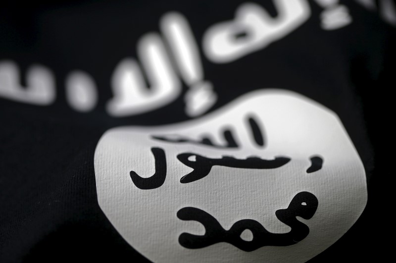 © Reuters. موالون لتنظيم الدولة الإسلامية على وسائل التواصل الاجتماعي يعربون عن سعادتهم بهجوم نيس بفرنسا