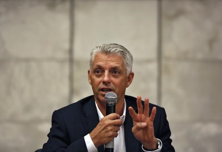 © Reuters. ICC Chief Executive Richardson gestures as he speaks during a news conference in New Delhi