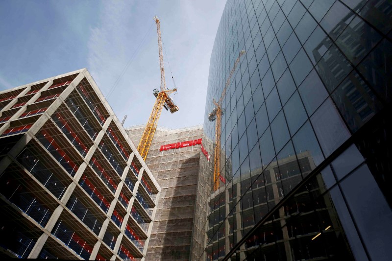 © Reuters. A crane is seen on a construction site in London