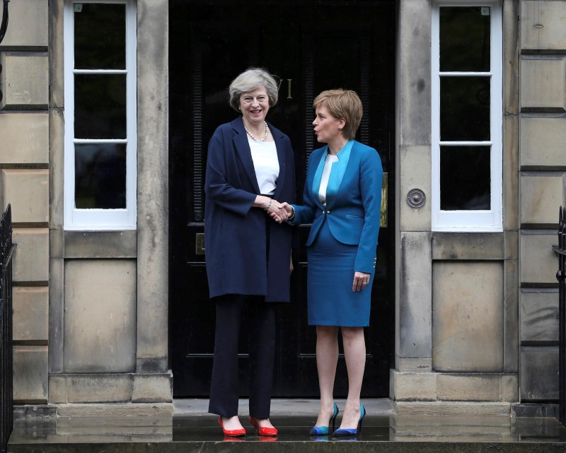 © Reuters. THERESA MAY VEUT NÉGOCIER LE BREXIT POUR L’ENSEMBLE DU ROYAUME-UNI