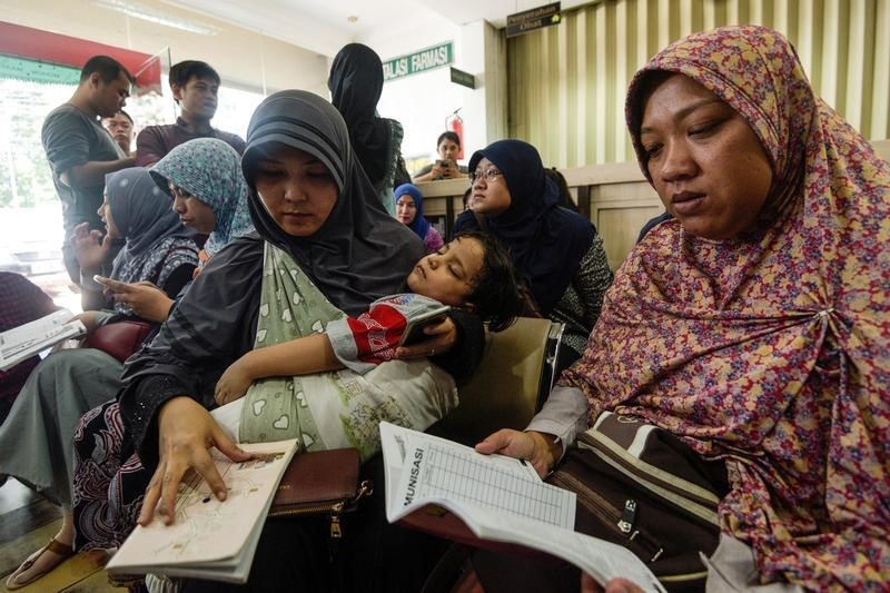 © Reuters. إندونيسيا تأمر بإصلاح شامل لوكالة العقاقير بعد فضيحة لقاحات مغشوشة