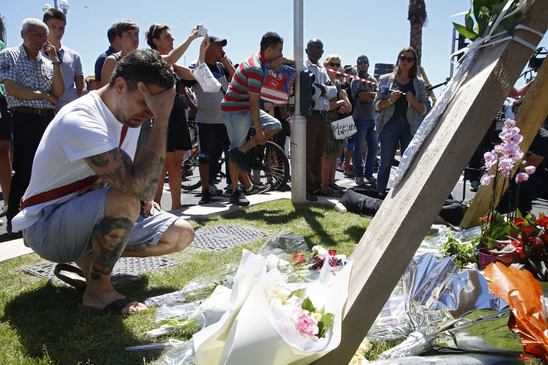 © Reuters. Homenagem às vítimas de ataque na cidade francesa de Nice