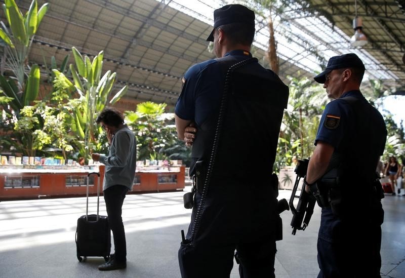 © Reuters. España reforzará seguridad en aeropuertos y zonas turísticas tras atentado en Niza