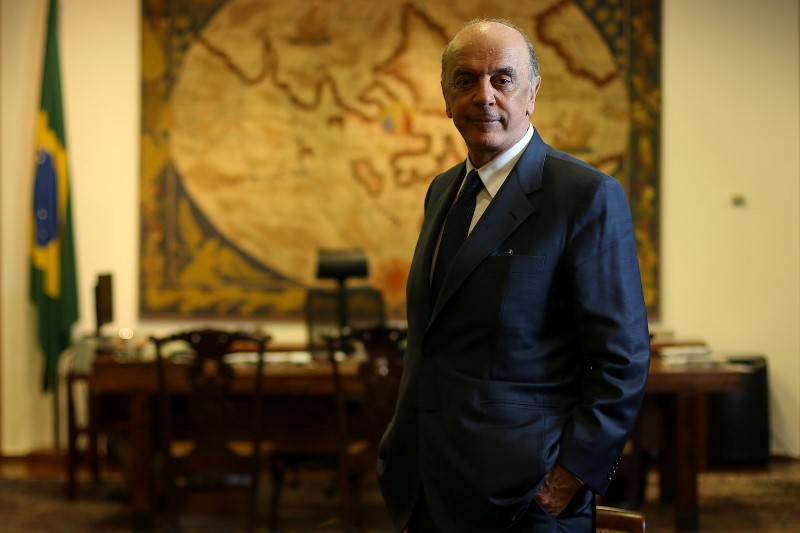 © Reuters. Brazilian Foreign Minister Jose Serra poses for a photo during an interview with Reuters at the Itamaraty Palace in Brasilia