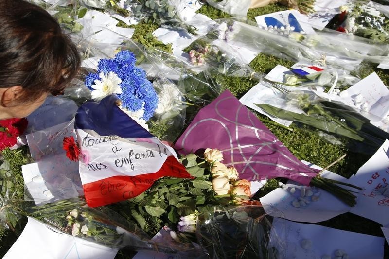 © Reuters. Tres detenidos en Niza, mientras el Estado Islámico reivindica el atentado