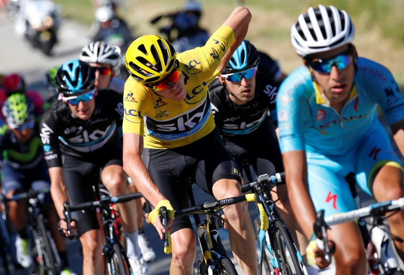 © Reuters. Cycling - Tour de France cycling race - Stage 15 from Bourg-en-Bresse to Culoz