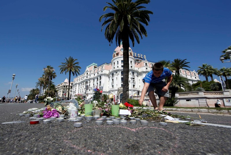 © Reuters. TOUJOURS PAS DE LIEN ENTRE LE TUEUR DE NICE ET LES RÉSEAUX TERRORISTES