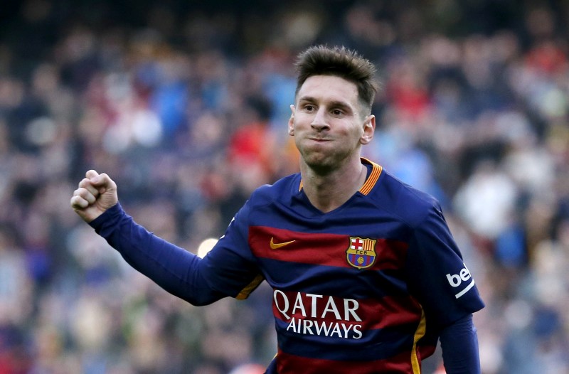 © Reuters. Barcelona's Lionel Messi celebrates scoring his first goal