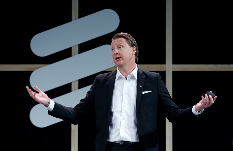 © Reuters. Ericsson's President & CEO Hans Vestberg attends a news conference during the Mobile World Congress in Barcelona