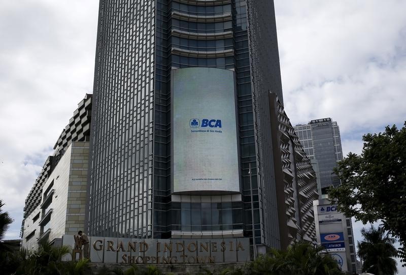 © Reuters. A view of the Bank Central Asia or BCA tower in Jakarta