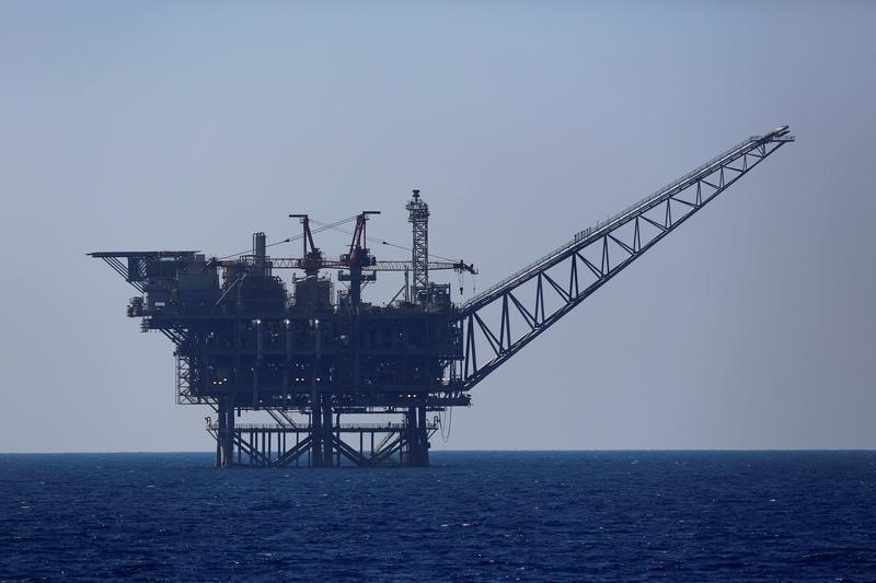 © Reuters. An Israeli gas platform is seen in the Mediterranean sea