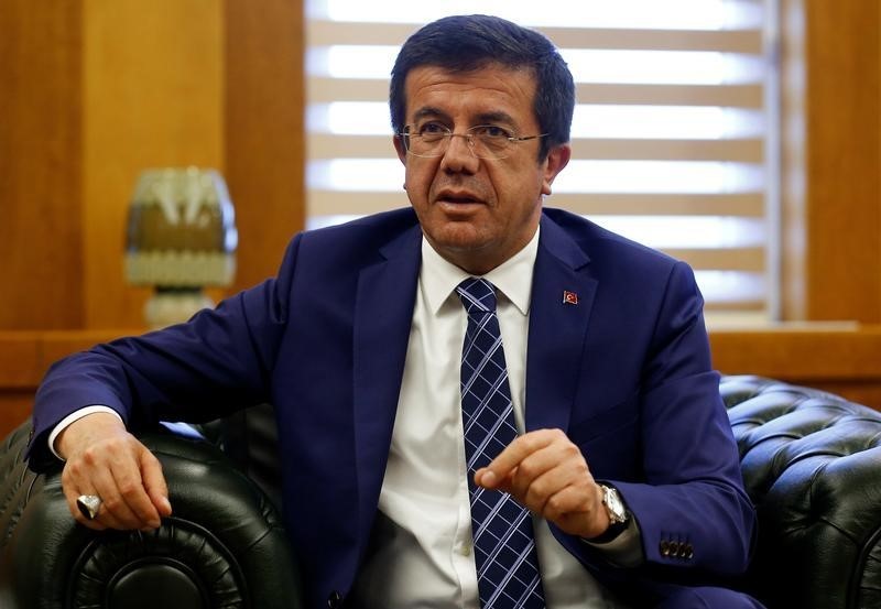 © Reuters. Ministro da Economia da Turquia, Nihat Zeybekci, durante entrevista à Reuters em Ancara