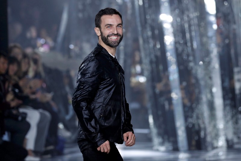 © Reuters. File photo of French designer Nicolas Ghesquiere at the end of his Fall/Winter 2016/2017 women's ready-to-wear collection show for Louis Vuitton in Paris