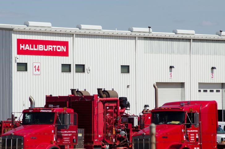 © Reuters. Oil production equipment is seen in a Halliburton yard in Williston