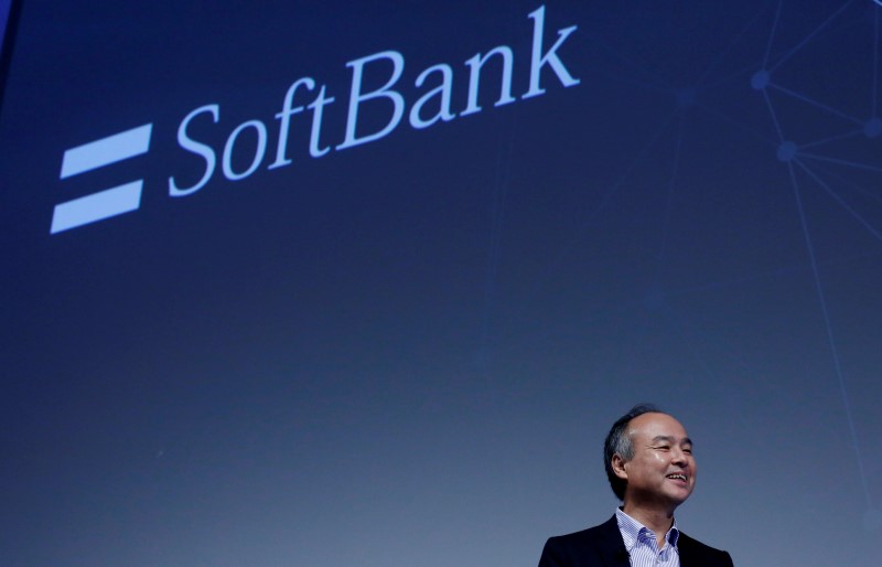 © Reuters. SoftBank Group Corp Chairman and CEO Masayoshi Son speaks at SoftBank World 2016 conference in Tokyo