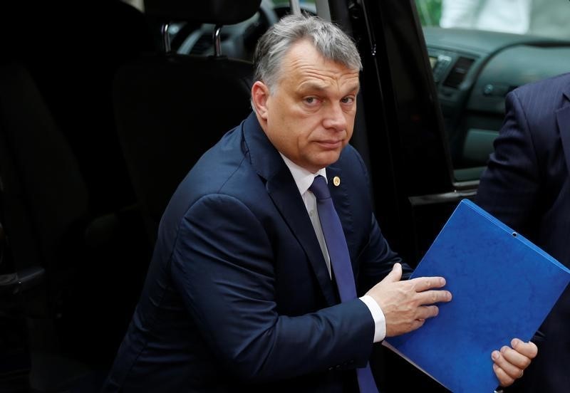 © Reuters. رئيس وزراء المجر: هناك صلة واضحة بين الإرهاب والمهاجرين
