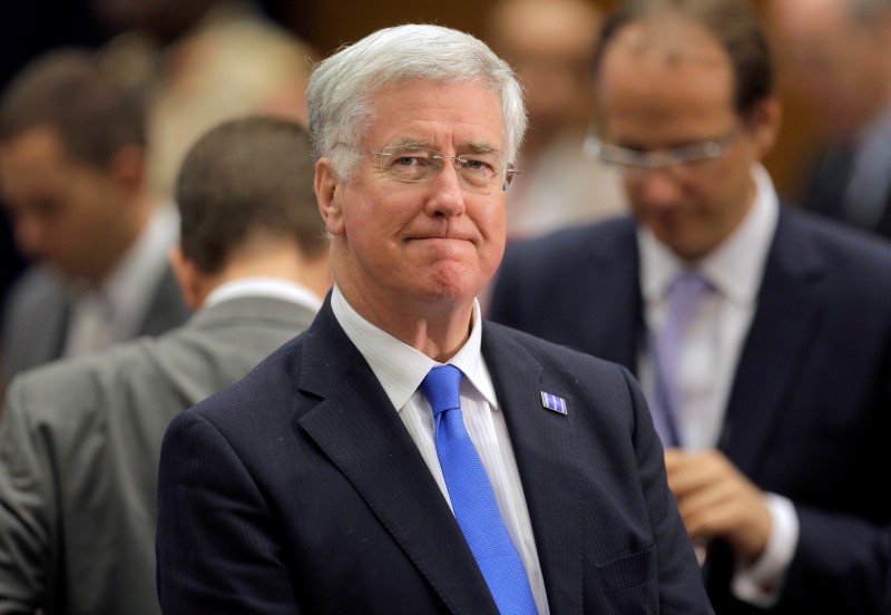 © Reuters. British Defence Secretary Michael Fallon looks on before the start of the "Meeting of the Ministers of the Global Coalition to Counter ISIL: Joint Plenary Session" in Washington.