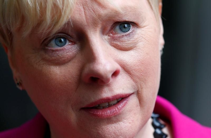 © Reuters. الشرطة تحذر نائبة عن حزب العمال البريطاني من مخاطر محتملة على أمنها