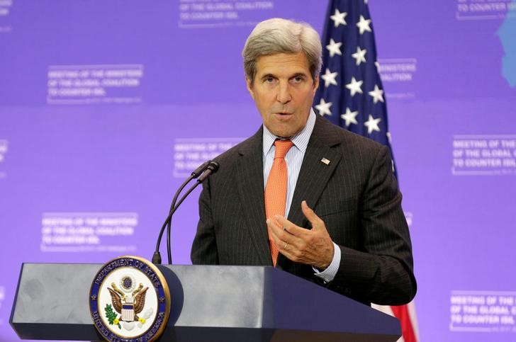 © Reuters. كيري: أمريكا ملتزمة بحلف شمال الأطلسي والتعهدات الأمنية