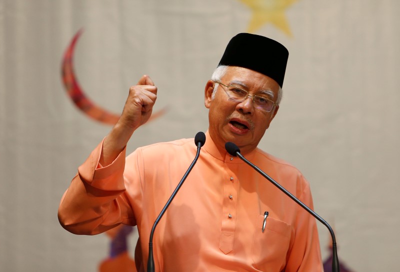 © Reuters. Malaysia's Prime Minister Najib Razak gestures as he speaks at an event in Kuala Lumpur