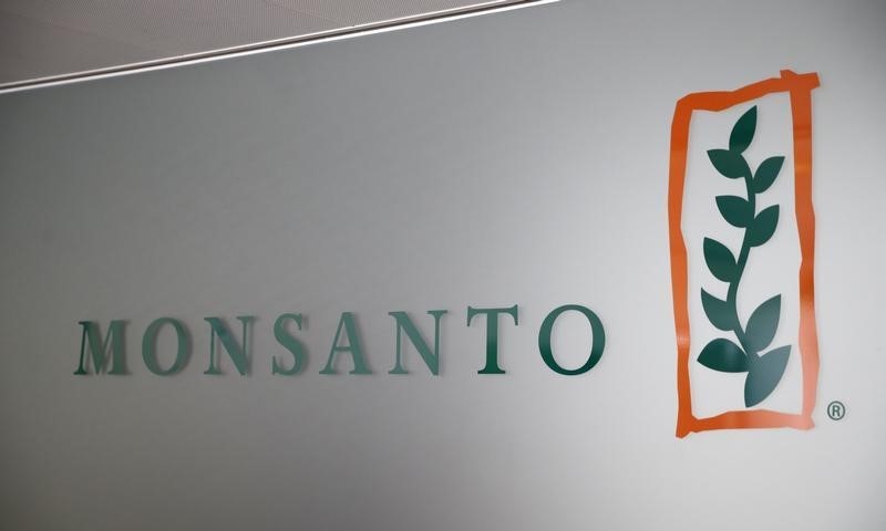 © Reuters. A Monsanto logo is pictured in the company headquarters in Morges