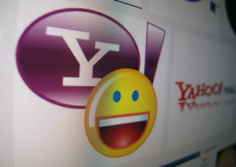 © Reuters. Photo illustration of a Yahoo logo displayed on a monitor in Encinitas
