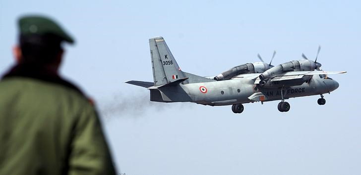 © Reuters. الهند تبحث عن طائرة عسكرية مفقودة ولا أثر لحطام