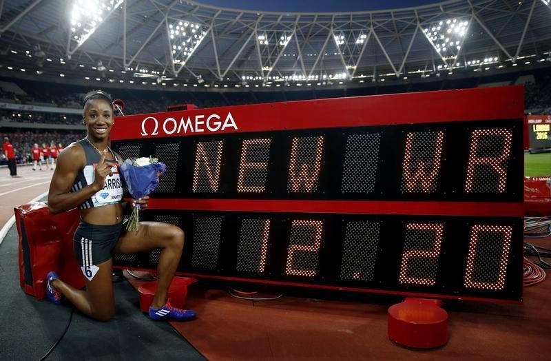 © Reuters. La estadounidense Harrison bate récord mundial femenino en 100 metros vallas