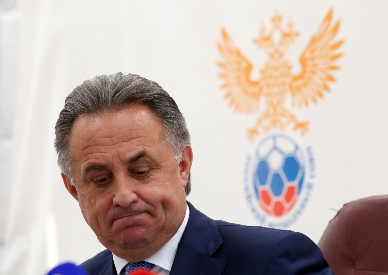 © Reuters. El ministro de Deportes de Rusia, Vitaly Mutko, asiste a una conferencia de prensa en Moscú
