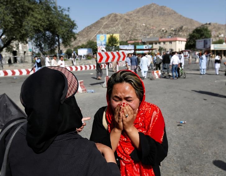© Reuters. مقتل 80 في هجوم انتحاري في كابول والدولة الإسلامية تعلن مسؤوليتها