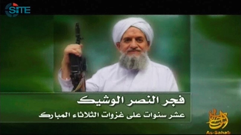 © Reuters. A File photo of Al Qaeda's new leader, Egyptian Ayman al-Zawahiri, is seen in this still image taken from a video released on September 12, 2011