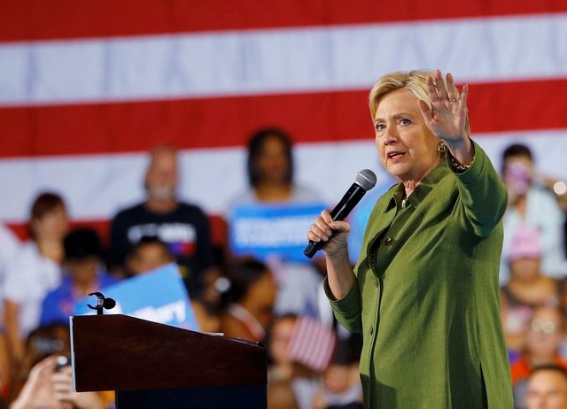 © Reuters. Pré-candidata democrata à Presidência dos EUA Hillary Clinton durante evento na Flórida