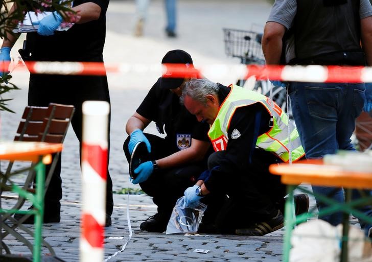 © Reuters. Alemania ordena aumentar la presencia policial tras la ola de ataques