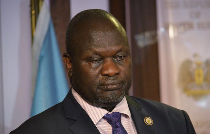 © Reuters. South Sudan First Vice President Machar attends a news conference at the Presidential State House following renewed fighting in South Sudan's capital Juba