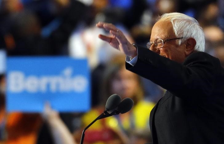 © Reuters. Bernie Sanders addresses the Democratic National Convention in Philadelphia