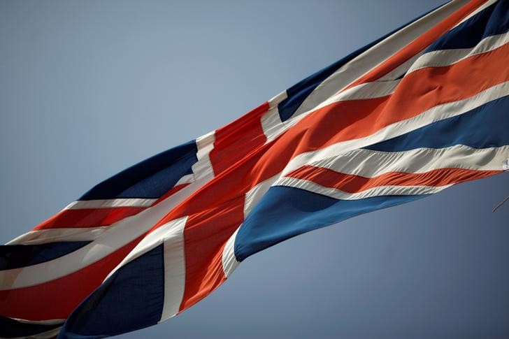 © Reuters. The Union Jack is seen flying in the British overseas territory of Gibraltar
