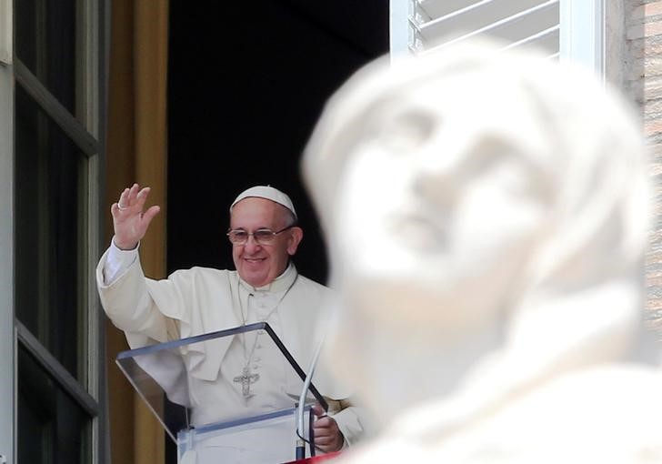 © Reuters. البابا: الهجمات تظهر أن "العالم في حالة حرب" لكن ليست دينية