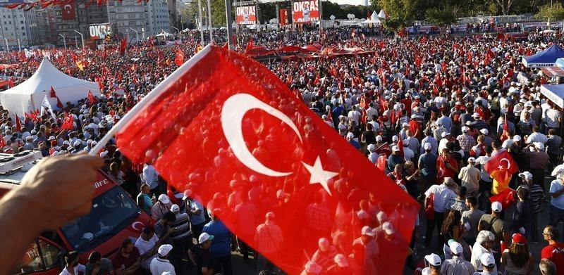 © Reuters. تحليل-نظريات المؤامرة تنتعش بعد الانقلاب الفاشل في تركيا