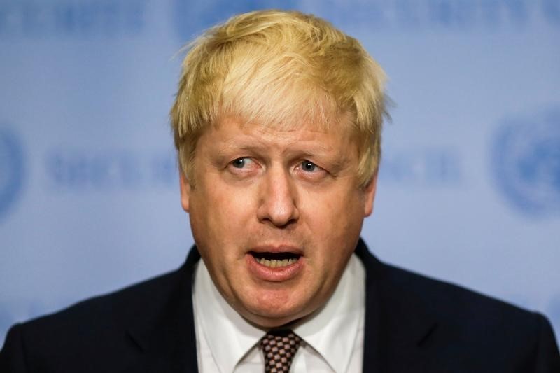 © Reuters. British Foreign Secretary Johnson gives his remarks during a stake-out at United Nations headquarters in New York U.S.